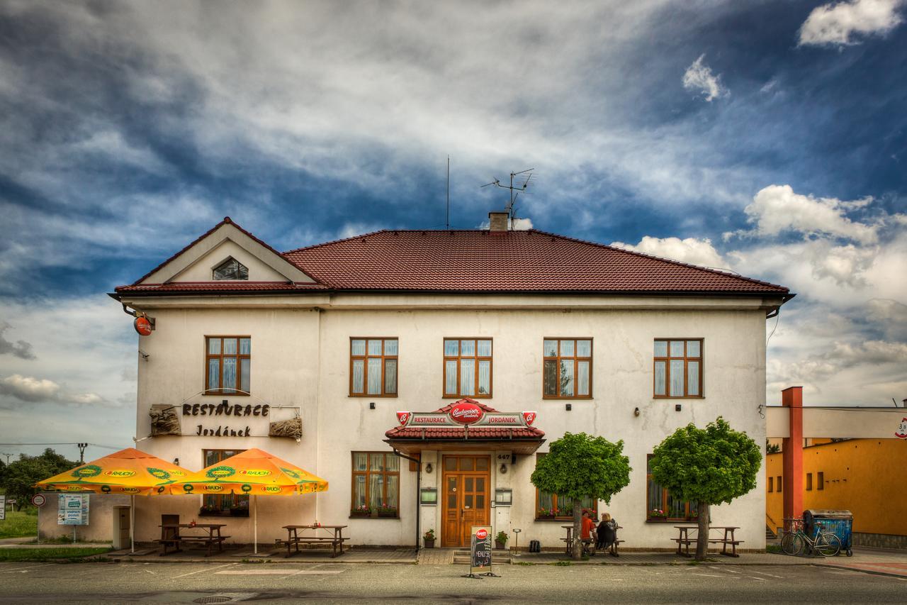 Hotel Jordanek Opocno Екстер'єр фото